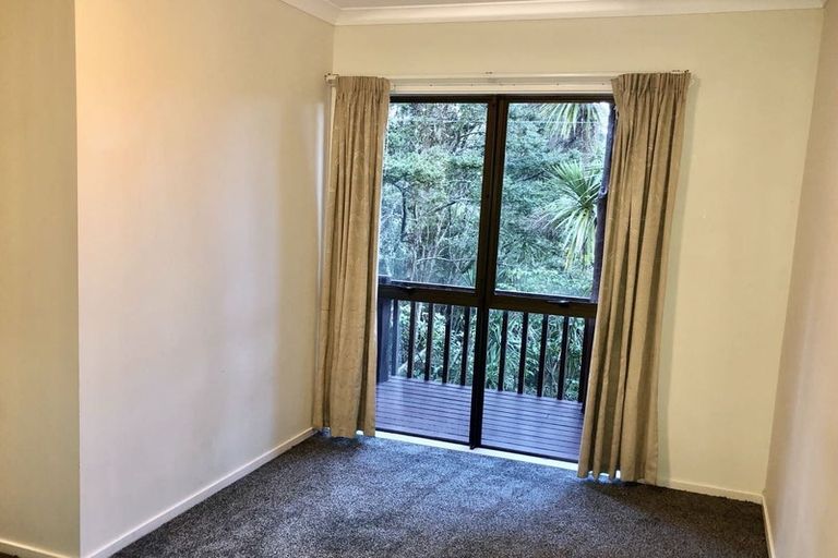 Photo of property in 52 Hiwihau Place, Glenfield, Auckland, 0629