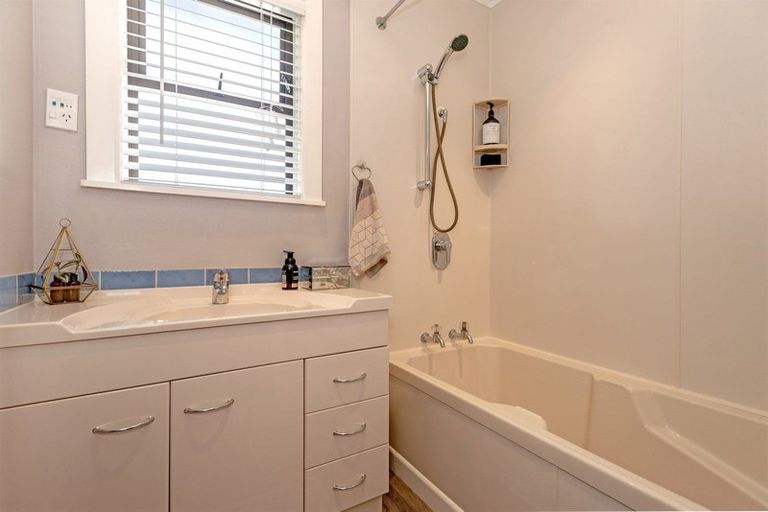 Photo of property in 113 De Lautour Road, Inner Kaiti, Gisborne, 4010