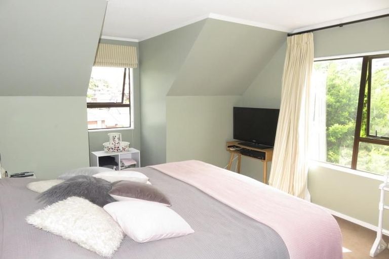 Photo of property in 7 Duggan Place, Johnsonville, Wellington, 6037