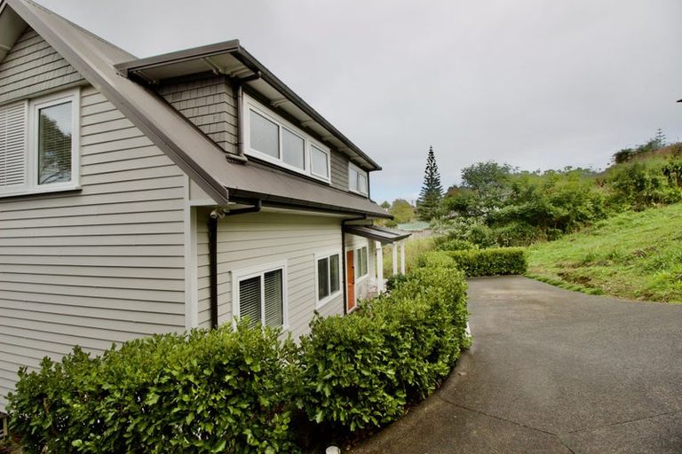 Photo of property in 17a Target Road, Totara Vale, Auckland, 0629