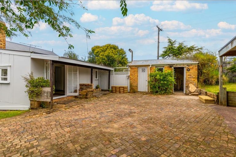 Photo of property in 55 Hutchinson Avenue, New Lynn, Auckland, 0600