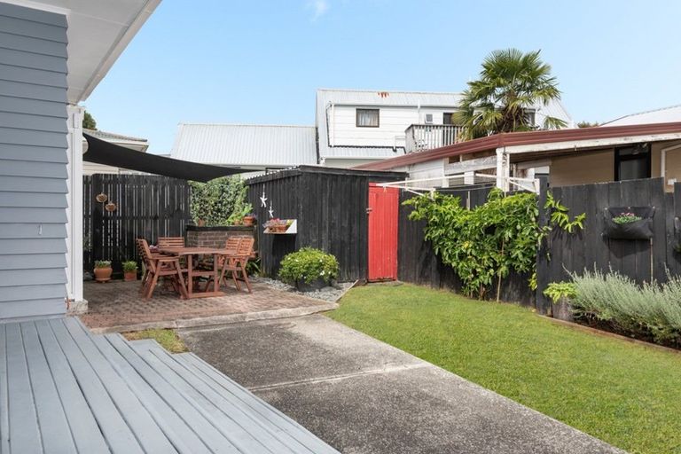Photo of property in 74 Queen Road, Bellevue, Tauranga, 3110