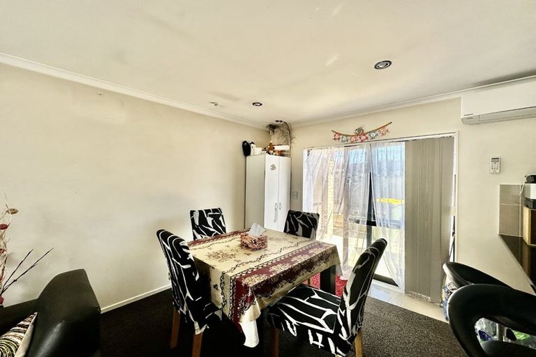 Photo of property in 37 Alabaster Drive, Papatoetoe, Auckland, 2025