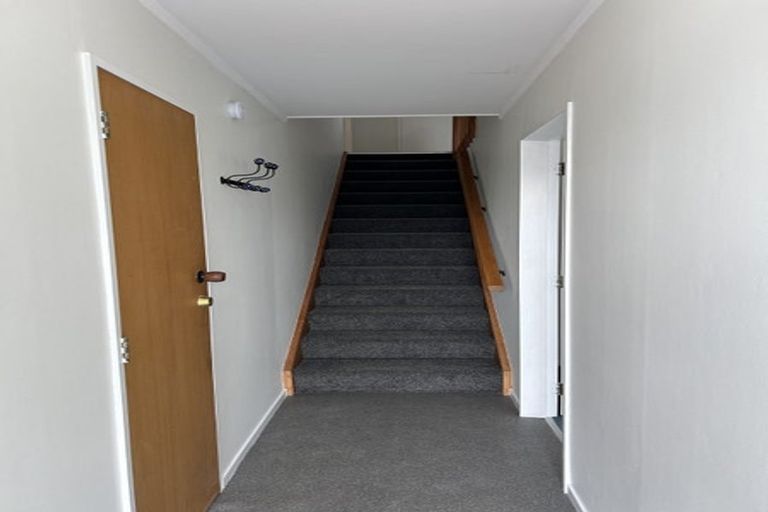 Photo of property in 2/13 Upper Bourke Street, Kilbirnie, Wellington, 6022