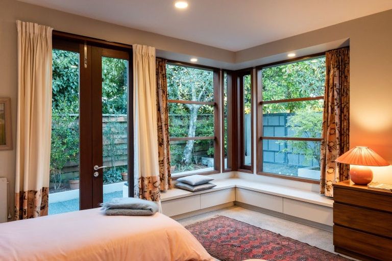 Photo of property in 1a Gillean Street, Havelock North, 4130