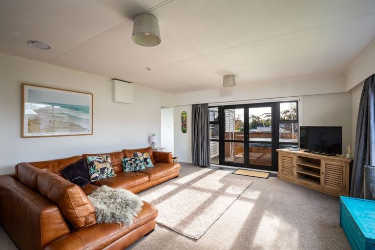 Photo of property in 19 Takiroa Street, Urenui, 4375