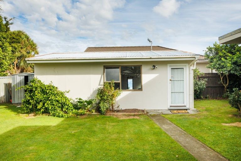 Photo of property in 17 Manawatu Street, Hokowhitu, Palmerston North, 4410