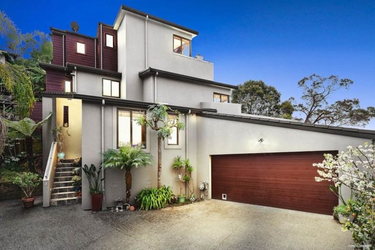 Photo of property in 3/180 Browns Bay Road, Murrays Bay, Auckland, 0630