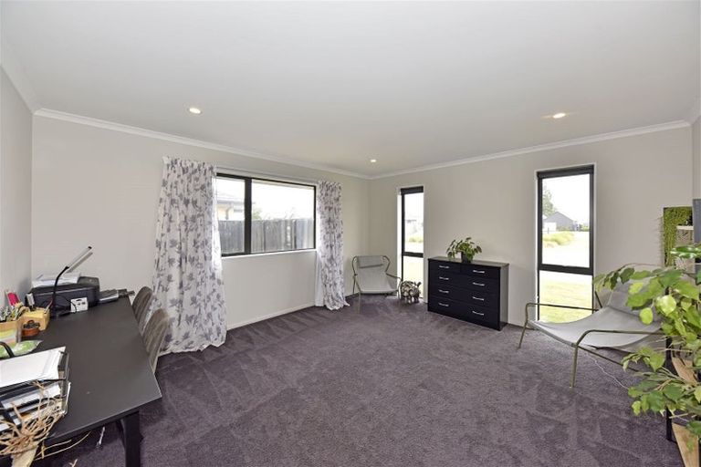 Photo of property in 2 Tara Crescent, Woodend, 7610