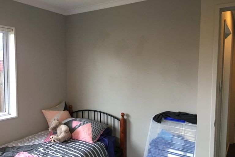 Photo of property in 2/27 Rice Crescent, Papakura, 2110