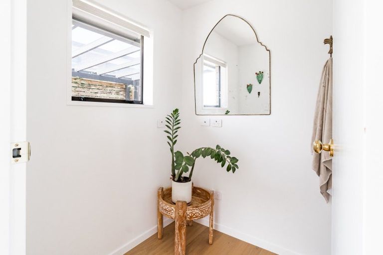 Photo of property in 10c Long Street, Raglan, 3225