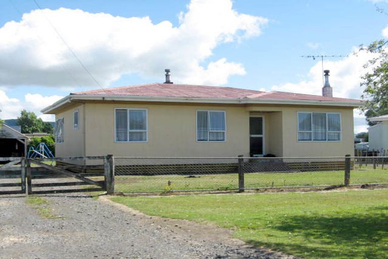 Photo of property in 28 King Street, Raetihi, 4632