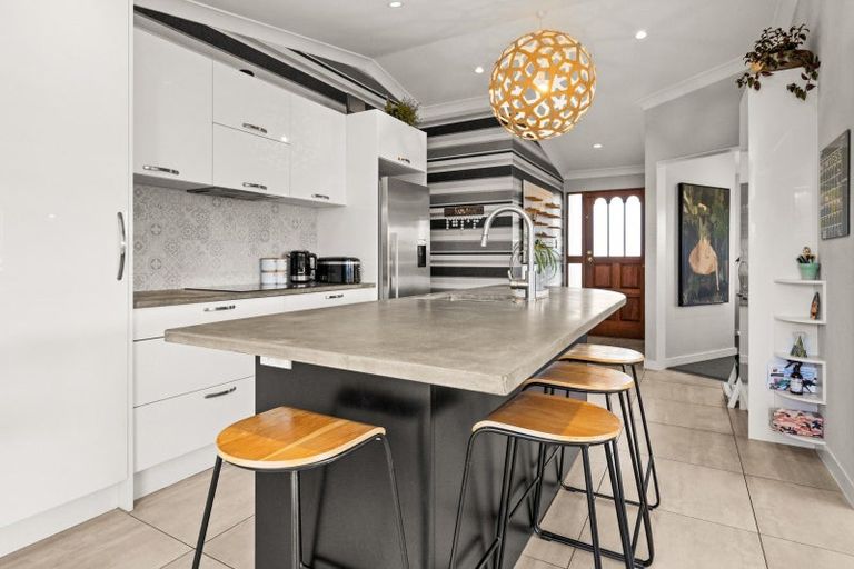 Photo of property in 1 Spriggs Crescent, Greenmeadows, Napier, 4112