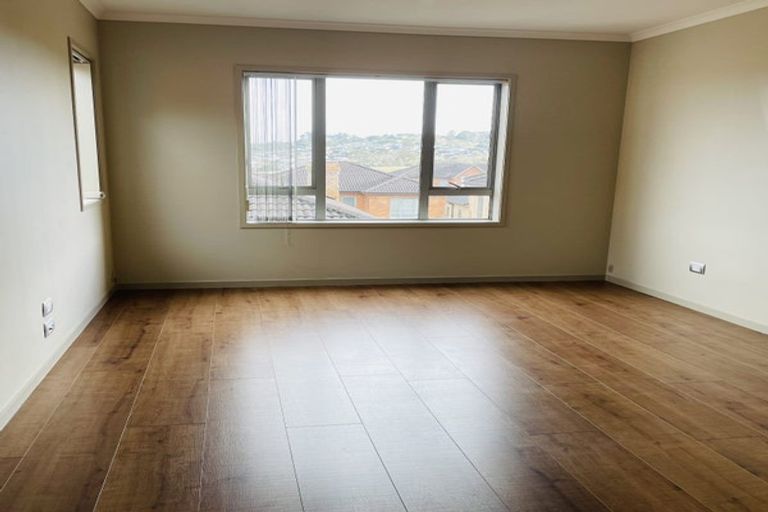 Photo of property in 23 Horizon Road, Oteha, Auckland, 0632