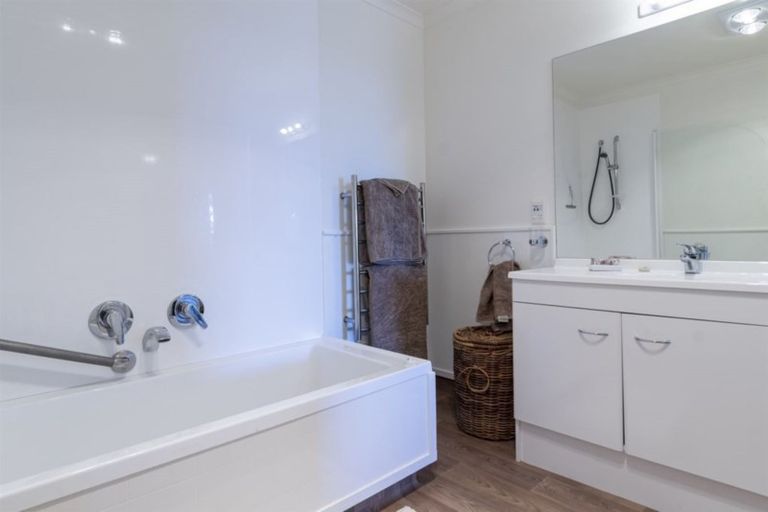 Photo of property in 42 Corinna Street, Welcome Bay, Tauranga, 3112