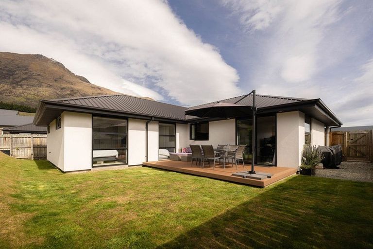 Photo of property in 11 Primrose Lane, Lower Shotover, Queenstown, 9304