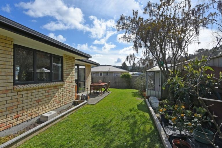 Photo of property in 1a Garth Lane, Maoribank, Upper Hutt, 5018