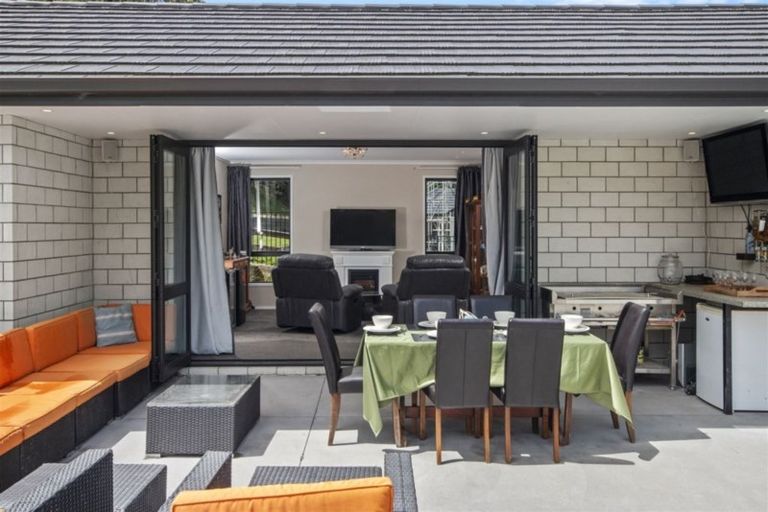 Photo of property in 2d Country Club Lane, Waiuku, 2123