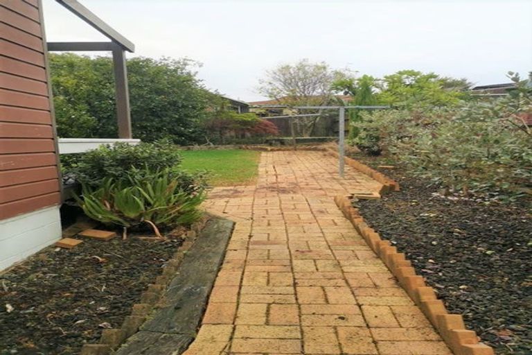 Photo of property in 7 Venus Place, Half Moon Bay, Auckland, 2012