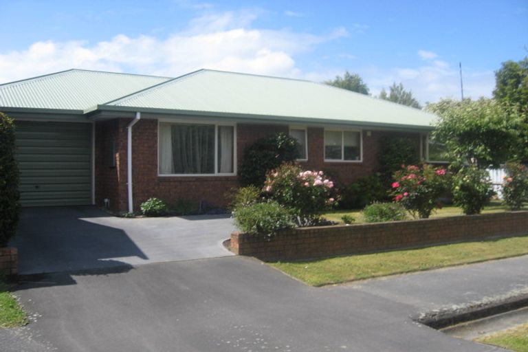 Photo of property in 49 Martin Avenue, Beckenham, Christchurch, 8023