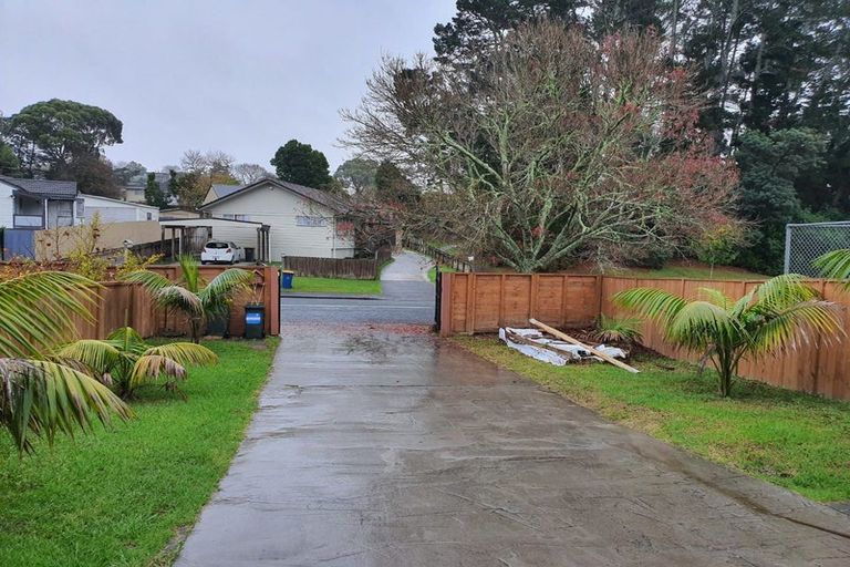Photo of property in 34 Claverdon Drive, Massey, Auckland, 0614