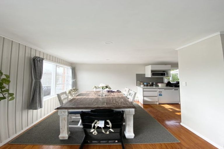 Photo of property in 93 Fairclough Road, Beach Haven, Auckland, 0626