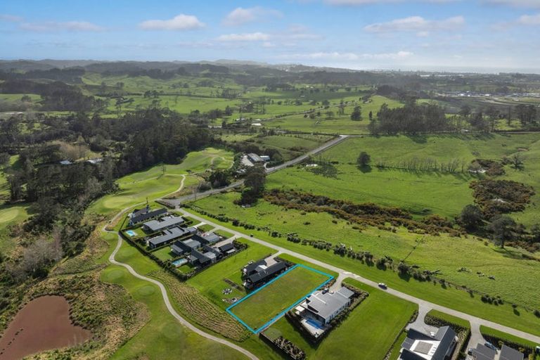 Photo of property in 53 Grayson Road, Wainui, 0992