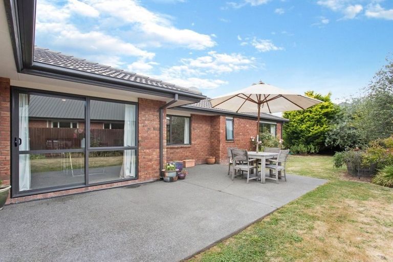 Photo of property in 6 Hawkins Place, Rangiora, 7400