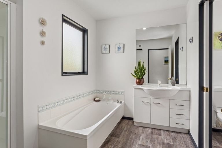 Photo of property in 1 Olivea Place, Oxford, 7430