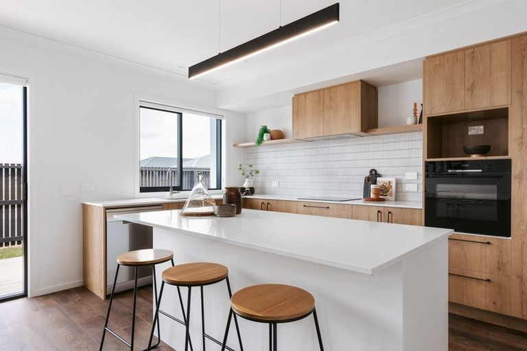 Photo of property in 2 Atutahi Lane, Papamoa Beach, 3118