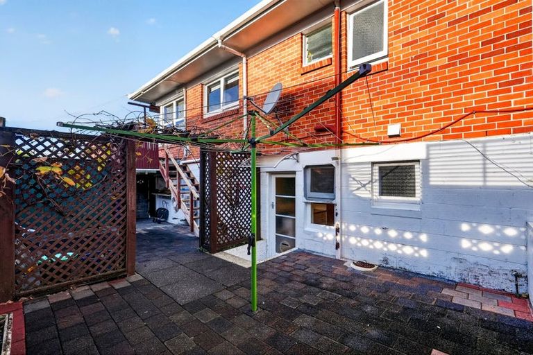 Photo of property in 1/2 Tye Road, Hillcrest, Auckland, 0627