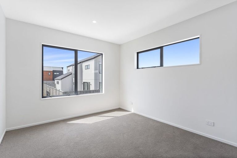 Photo of property in 45 Parkmore Drive, Rosehill, Papakura, 2113