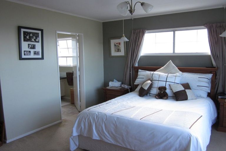 Photo of property in 64 Rama Crescent, Khandallah, Wellington, 6035