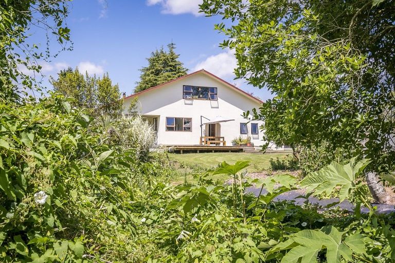 Photo of property in 531 Kawiu Road, Levin, 5572