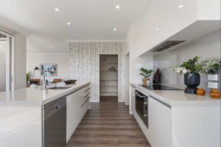 Photo of property in 1 Charlotte Drive, Omokoroa, 3114