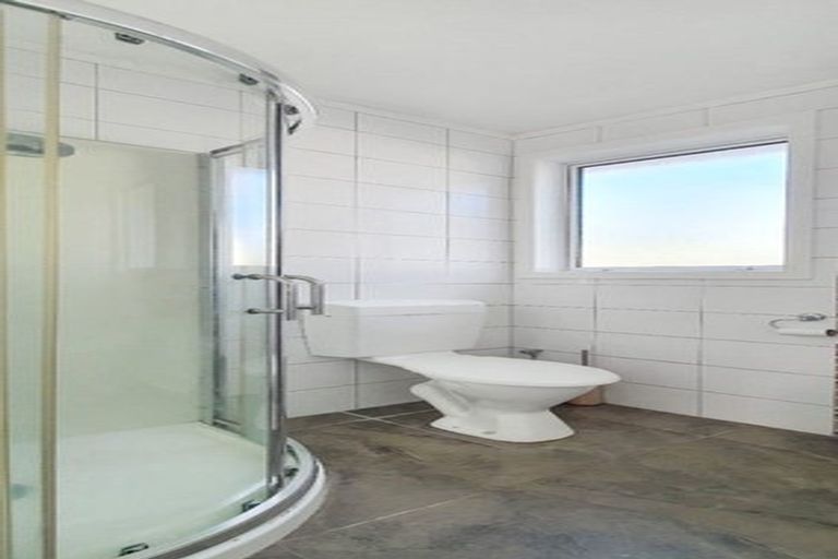 Photo of property in 28 Middlemore Crescent, Papatoetoe, Auckland, 2025