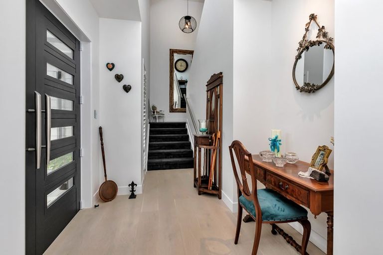 Photo of property in 13 Waitemata Drive, One Tree Point, 0118