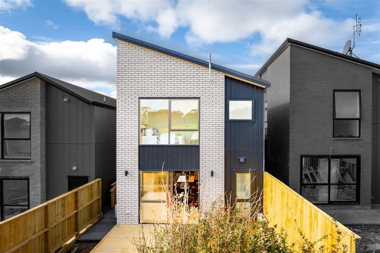 Photo of property in 73 Biokovo Street, Massey, Auckland, 0614