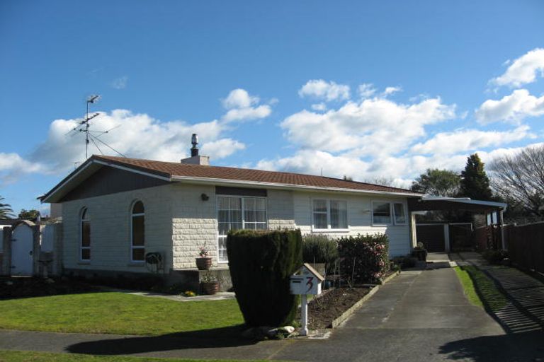 Photo of property in 3 Feist Street, Carterton, 5713