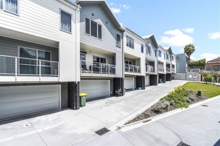 Photo of property in 7/19 Ruakiwi Road, Hamilton Lake, Hamilton, 3204