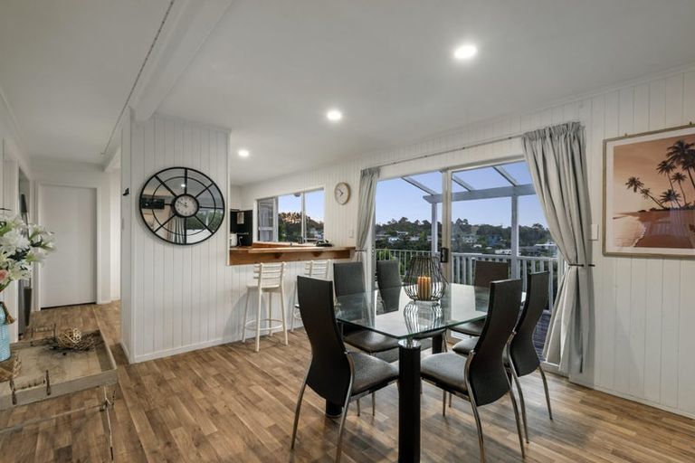 Photo of property in 10 Gurnard Road, Stillwater, Silverdale, 0993