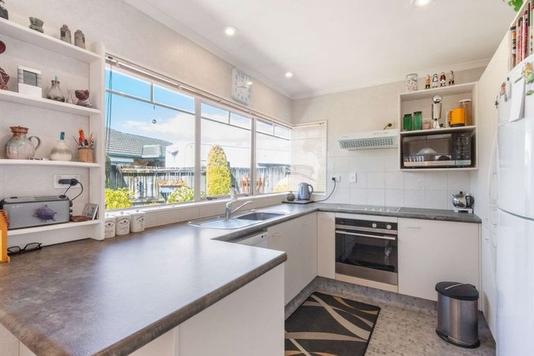 Photo of property in 29 Lavender Place, Papamoa Beach, Papamoa, 3118