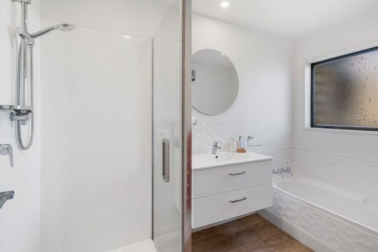 Photo of property in 2/2 Wakelin Place, Redwood, Christchurch, 8051