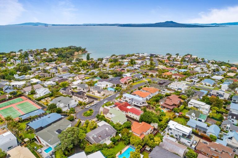 Photo of property in 1/10 Midway Avenue, Castor Bay, Auckland, 0620