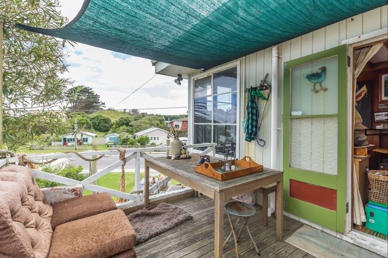Photo of property in 643 Waitarere Beach Road, Waitarere Beach, Levin, 5510
