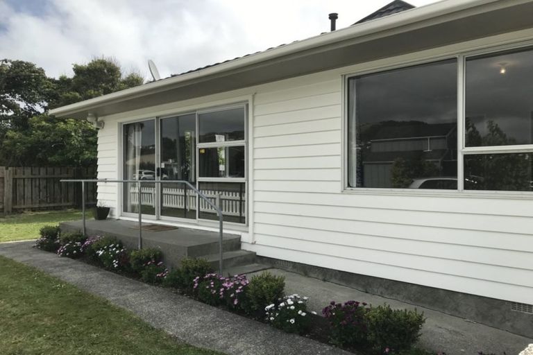 Photo of property in 21a Beauchamp Street, Tawa, Wellington, 5028
