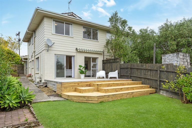 Photo of property in 1/50a Target Road, Totara Vale, Auckland, 0629
