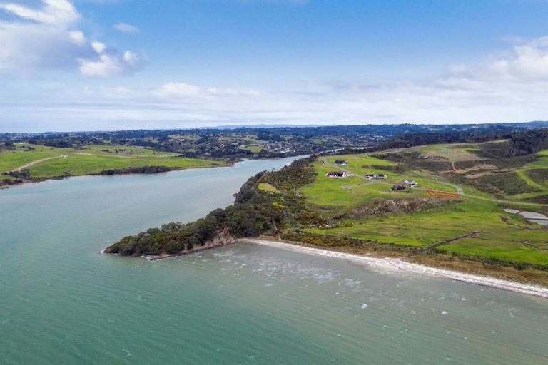 Photo of property in 95 Ahumoana Road, Okura Bush, Silverdale, 0794