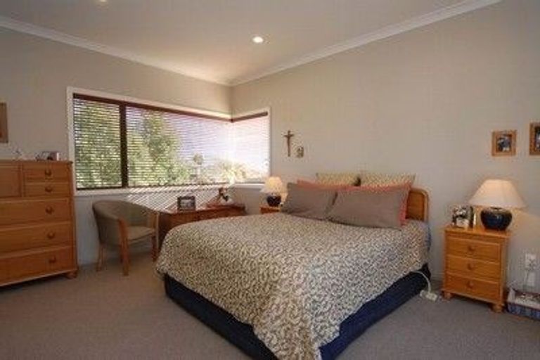 Photo of property in 38 Rochfort Road, Havelock North, 4130