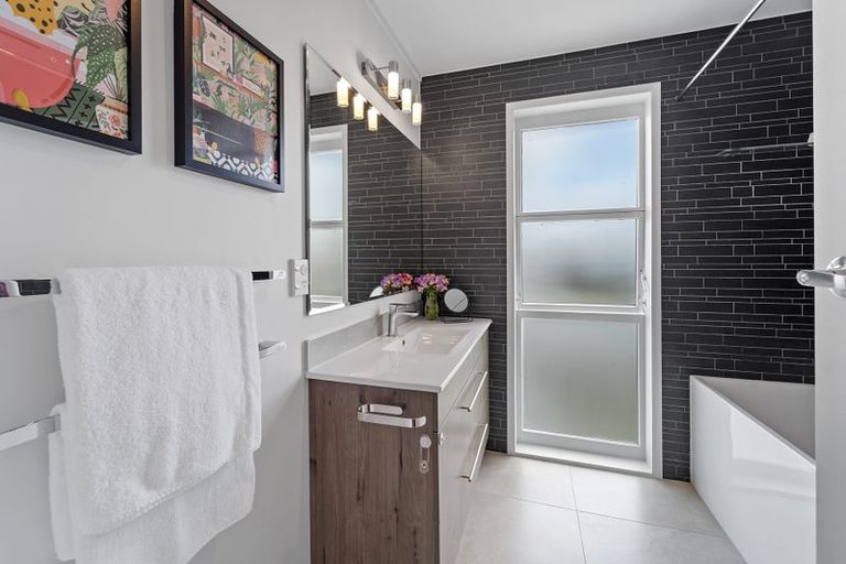 Photo of property in 6 Tamatea Drive, Snells Beach, 0920